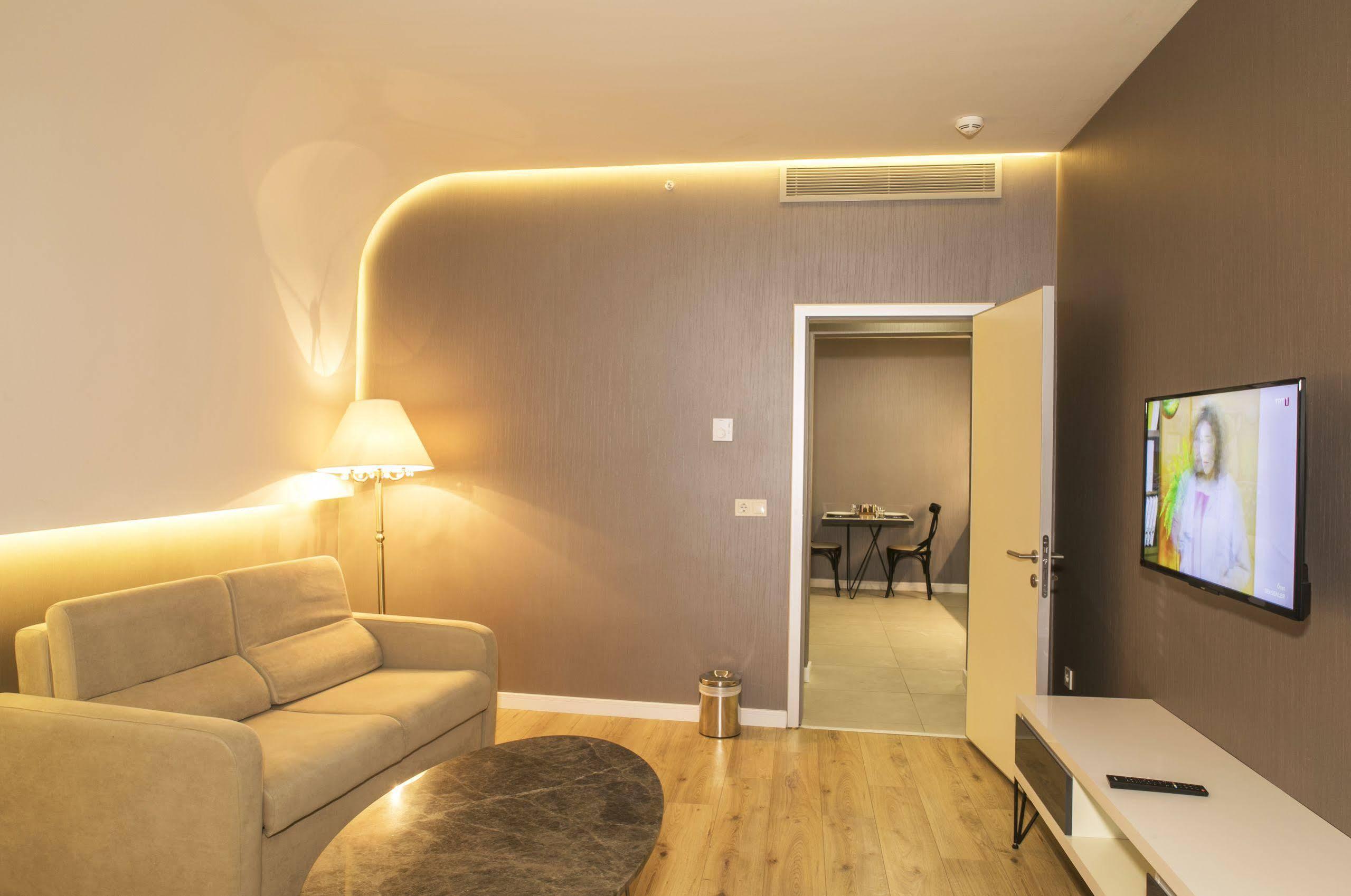 Elm Suite Hotel อิสตันบูล ภายนอก รูปภาพ