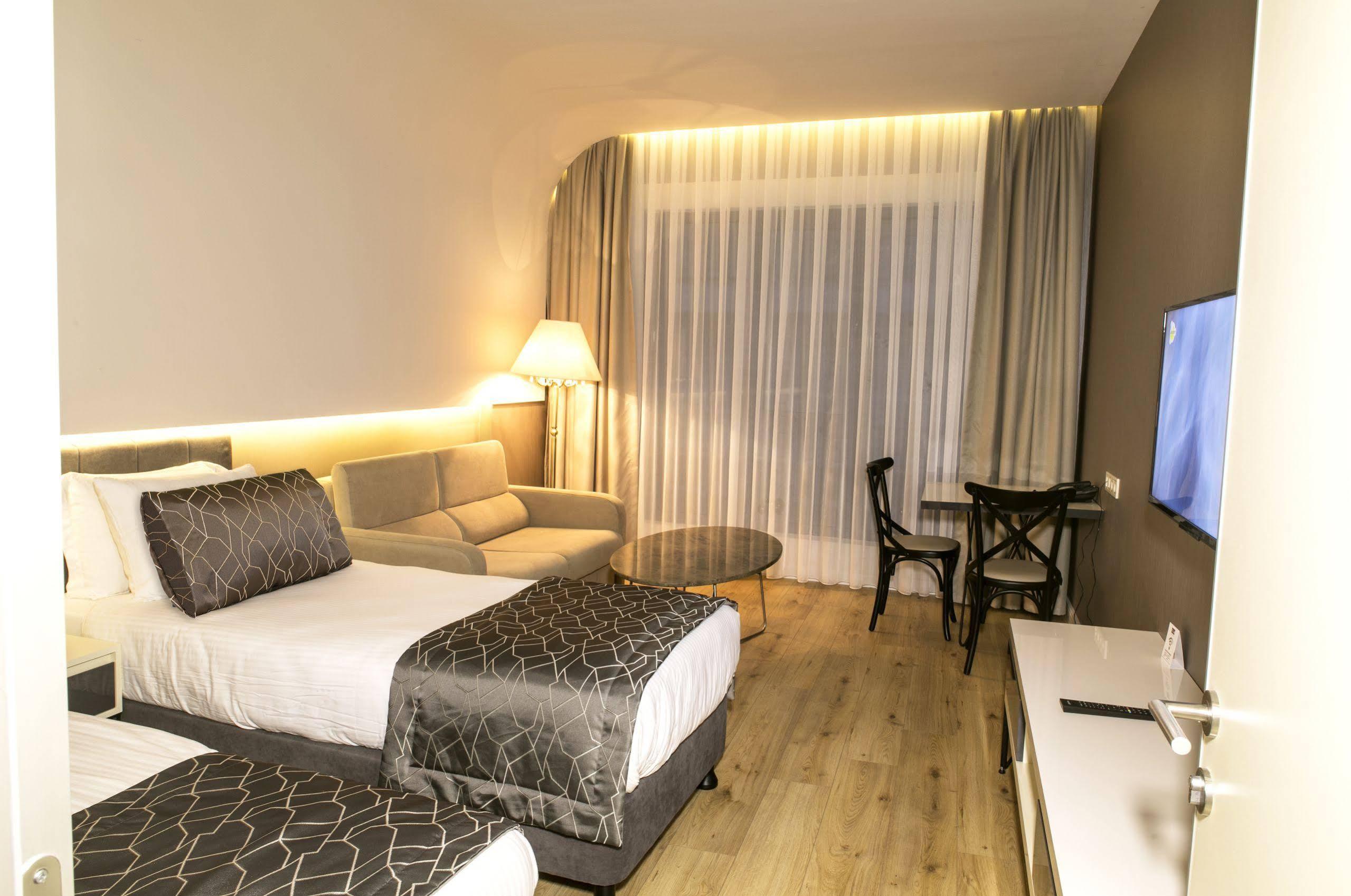 Elm Suite Hotel อิสตันบูล ภายนอก รูปภาพ